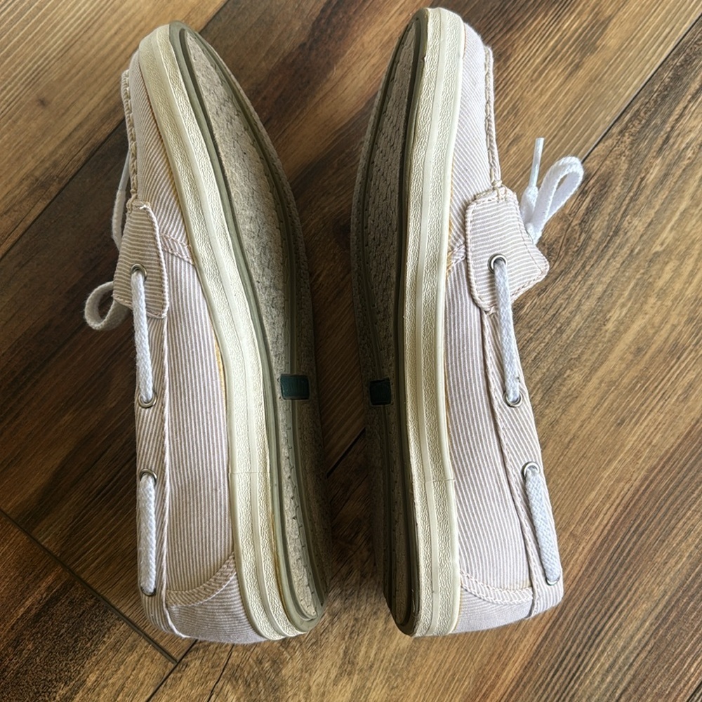 Eastland Women's “Skip” Slip-On, Tan/White Stripe Canvas Boat Shoes, Size 8 - Picture 4 of 6